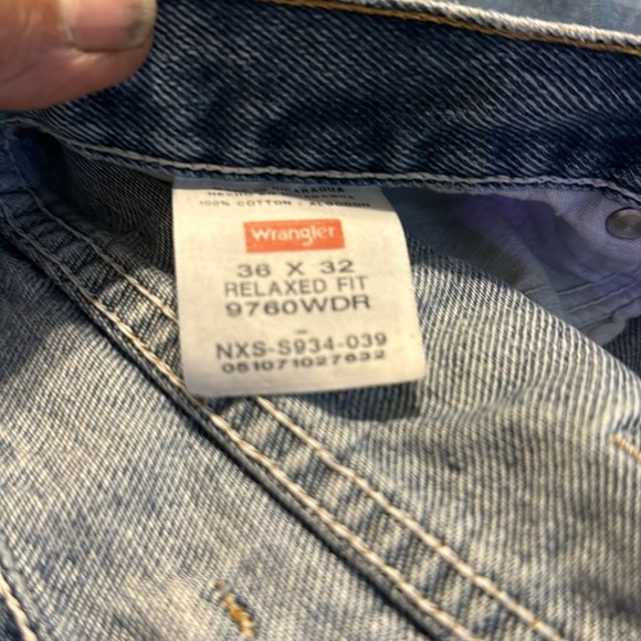 - Jeans 36 x 32 Wrangler Relax - Picture 3 of 4